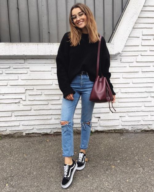 outfit with black vans