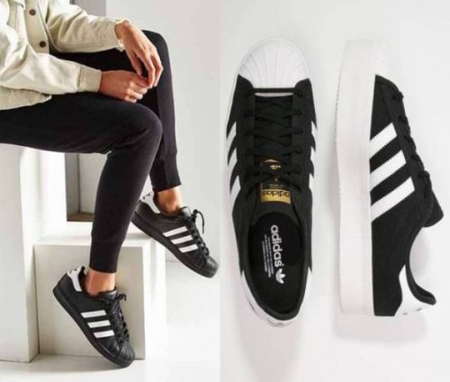 black adidas sneakers outfit
