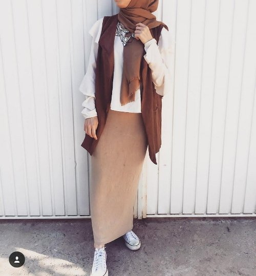 Hijab outfits in neutrals | Just Trendy Girls
