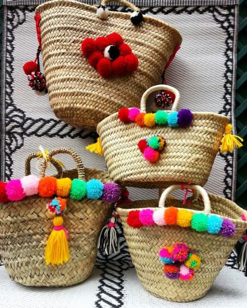 Straw beach bags in colorful pompoms and fringes | | Just Trendy Girls